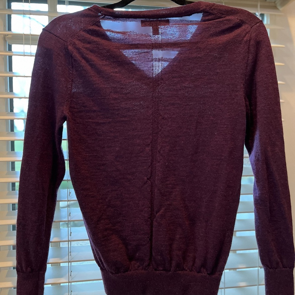 Banana Republic ladies maroon v neck XS sweater